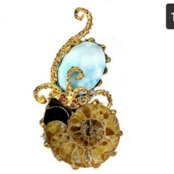 Squid Brooch w/ A Larimar Gemstone Y5